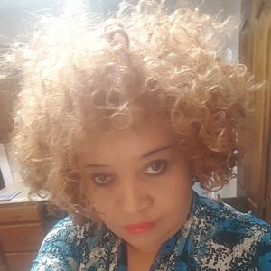 Meet your Posher, Cynthiacy